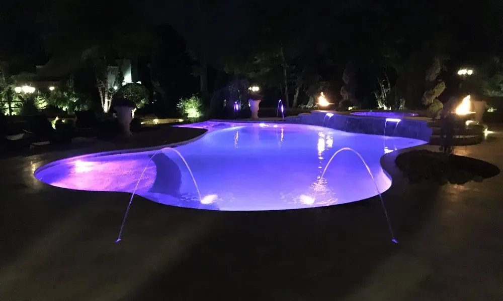 gunite-pool-with-pool-lights-in-Williamstown-NJ, inground pool contractor, swimming pool builder